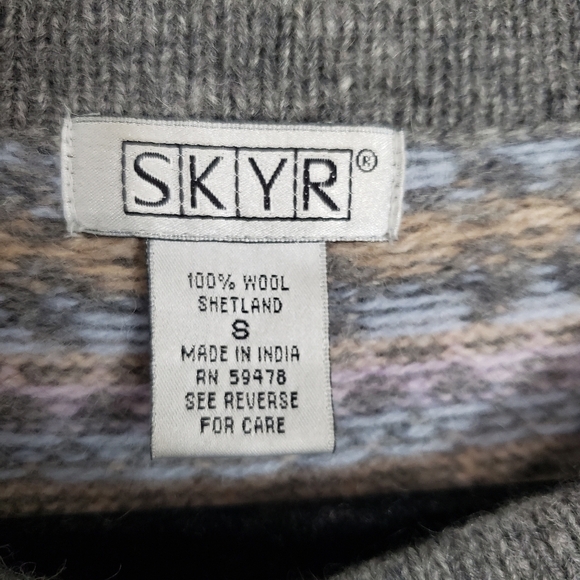 Vintage SKYR 100% Wool Nordic Fair Isle Gray Cardigan Sweater Size Small - Picture 4 of 8
